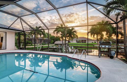 Pelican Paradise! Waterfront, BBQ, Heated Pool, King Bed, Luxury, Family Fun & More - Foto 29