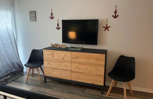 Newly Updated Modern, Spacious, and Cozy Condo- Right on the Lake! - Foto 15