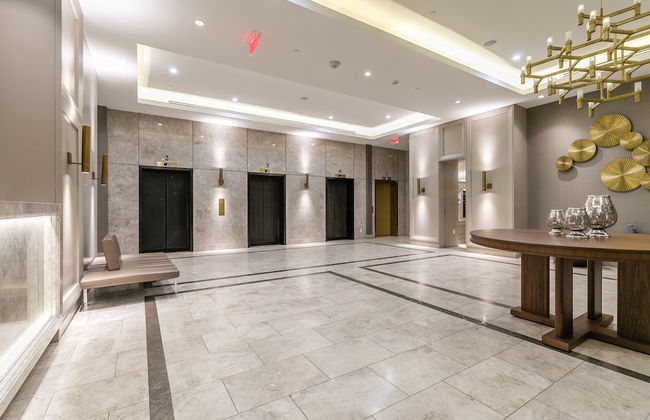 Charming Yorkville Condos - Photo 2