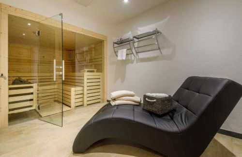 Ferienhaus am Feldberg Sauna - Whirlpool - Kamin - Zaun - 20 Personen - Photo 6