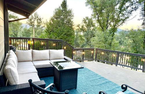 Modern Yosemite Cabin, 15min Bass Lake, Sleeps 8 - Foto 1