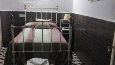 Charming house with mountain view in Encinasola, fireplace - Photo 5