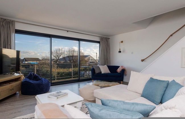 Beautifully Refurbished 4-bed Beachside Retreat - Foto 44