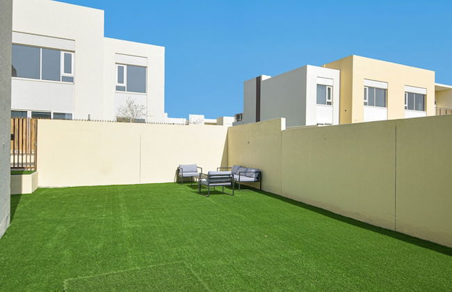 Elegant 3 BR Dubai South - Photo 61