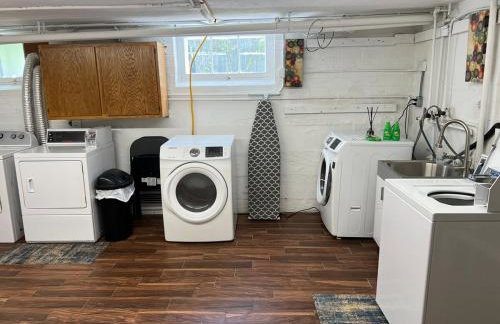 CRAFTSMAN'S MAIN FLOOR with huge DECK! - Foto 28