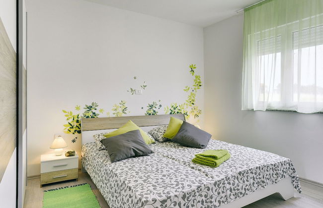 Detached Villa With Pool and Large Garden in Quiet Area Near the Sea - Foto 4