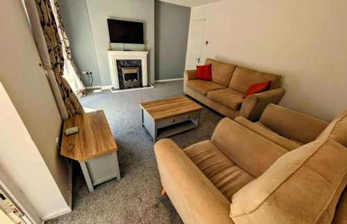 Your Leominster Base - 3BR Home with Garden & Parking - Foto 4