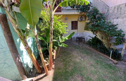 Lindo, simples, aconchegante e pé na areia - Foto 13