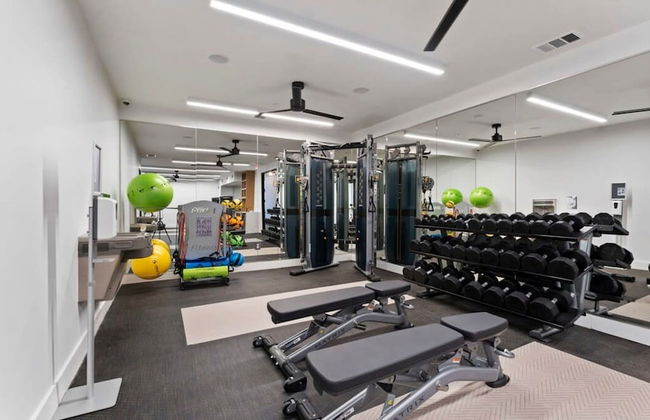 Prime Soco Quaint 1BR King Suite w Pool Parking - Photo 21