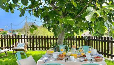 Wishome-Casa con encanto, jardín y espacios acogedores cerca de Cala Berellín - Foto 3, Garden, Garden view