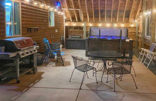 Centennial Cabin with Hot Tub, Sauna and Pool Table! - Foto 25