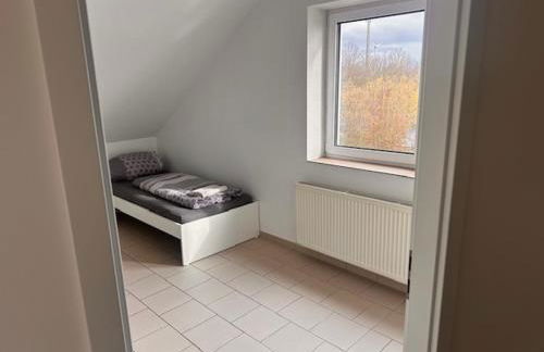 4 Personen I 2 Schlafzimmer I Wohnung Wörrstadt mit Parkplatz - Foto 2