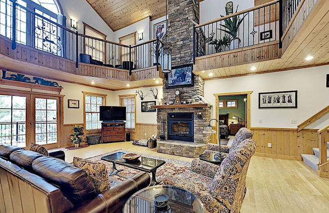 Round House on Round Lake - Photo 17