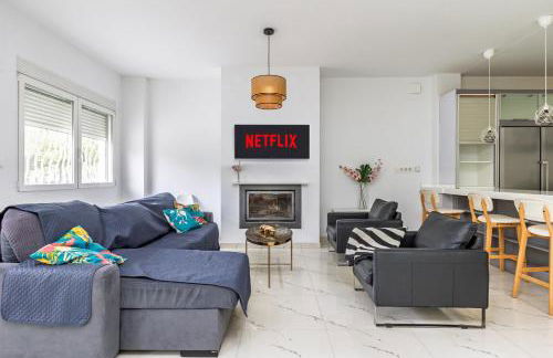 Casa Familiar 9 Pax, Smart TV, Centro, Playa, Café, AC - Foto 7