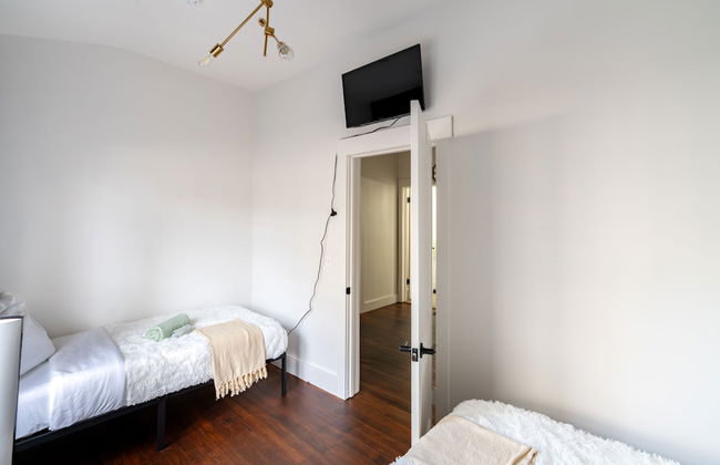 NEW Luxe Pet Friendly Free Parking Downtown - Foto 70