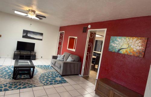 Fantastic 4 Bedroom in a Great Area - Foto 75