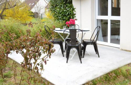 Ebène studio Centre ville Climatisation Terrasse Disneyland 4 personnes et 1 bébé - Foto 14