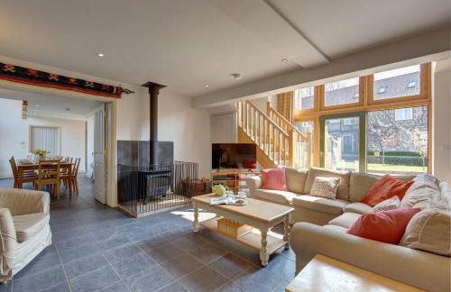 Long Barn, Rookery Farm - Photo 6