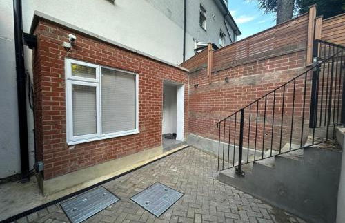 Two Bedroom House In Kilburn - Foto 15