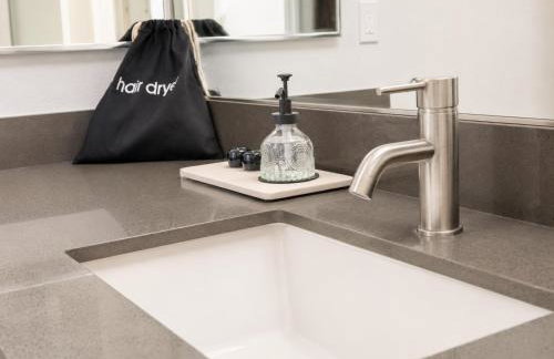 Urban Chic Home 10 Min from Disneyland With Pool & GYM - Foto 43