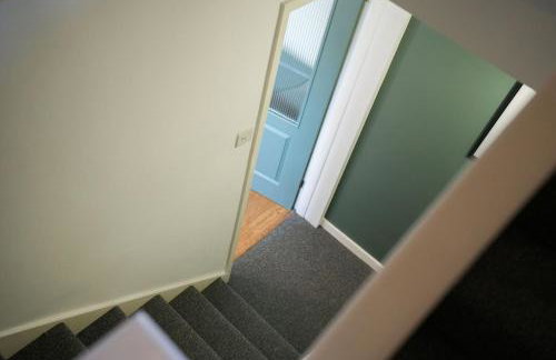 Stupton House, Large 3 Bed House that Sleeps 8 with Full Size Pool Table & FREE Parking - Hosted by Stay Host Save - Foto 49