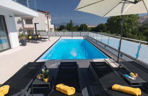 Villa Supernus with Heated Pool - Foto 12