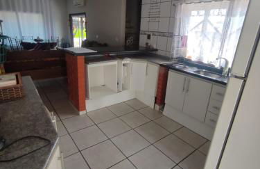 Casa grande, 700m da praia, São Francisco do Sul - SC - Foto 3