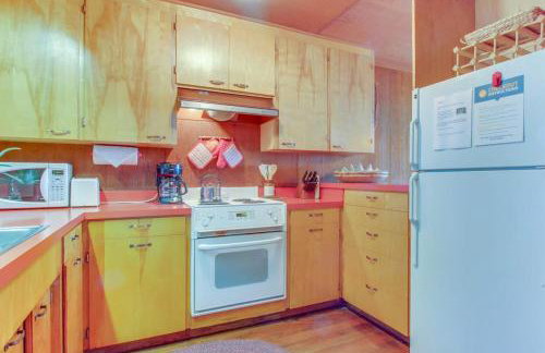 The Redwood House - Photo 13