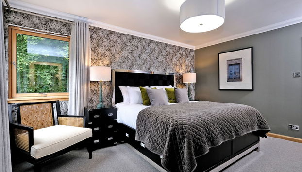 Enchanting Home With Furnished Balcony in Cults, Scotland - Photo 4