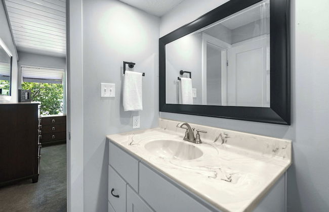 For the View Lakeside Launchpad! Great Location - Foto 11