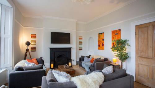 Stag & Hen Retreat - Walk to Nightlife - Sleeps 16 - Foto 5