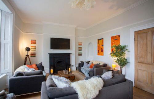 Stag & Hen Retreat - Walk to Nightlife - Sleeps 16 - Foto 5