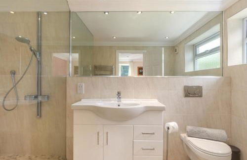 Sunningdale - Beach Side Cottage, Sea Views, Parking - Photo 40