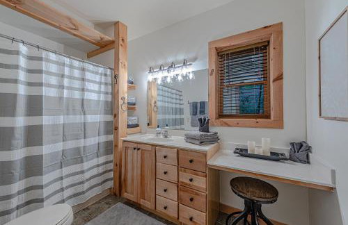 Bear Pause Cabin 3 BR/3BA Amazing view of the Lake - Foto 15