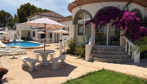 Amarella Costa Dorada - Alojamientos privados en villa mediterránea con amplia piscina y zonas BBQ - Foto 3