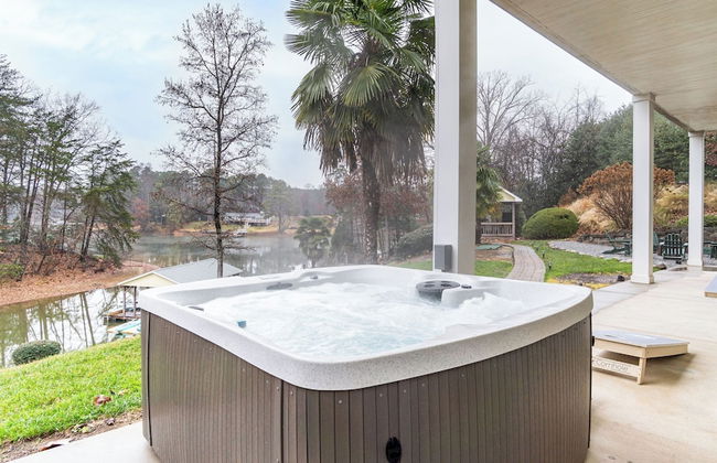 Lakefront 6bdr, Priv Dock, Game Room, Firepit Jake's Lake House by Avantstay - Foto 79