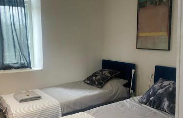 Creative Norfolk Chapel with Piano and Sauna Sleeps 10 - Foto 5