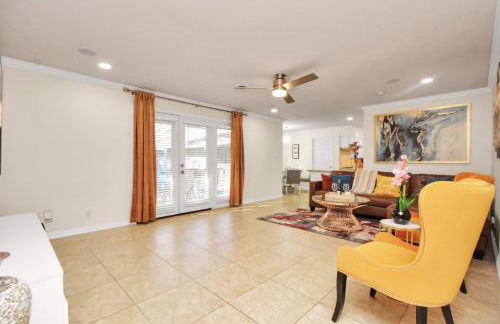 Luxury Retreat with Heated Pool, Firepit, Outdoor Cinema - Foto 60