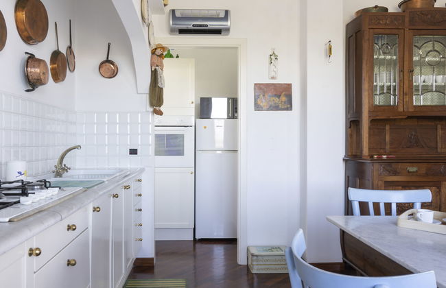 4 bedroom Apartment in Diano Castello with swimming pool and garden - Photo 10