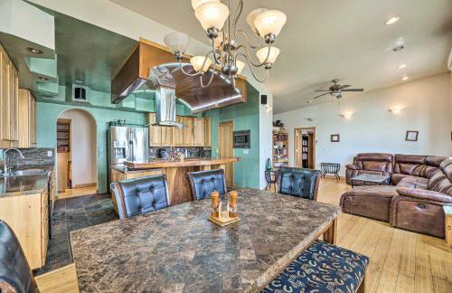 Lakefront Country Home with Waterslide and Trampoline! - Foto 4