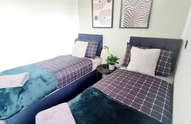 Lovely house with back garden - PRIVATE driveway - Foto 14