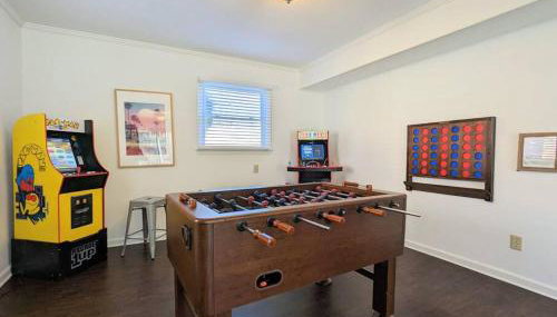 Spacious family friendly home with game room by UNC Charlotte - Foto 3