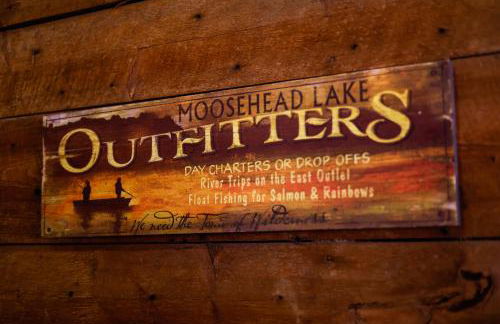 Upscale Moosehead lake Suite downtown Greenville - Foto 40