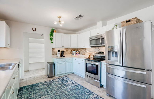 5 2 two Kings hot tub Firepit 16min to Wine Trail Nearby Pickleball Courts Pool - Foto 24