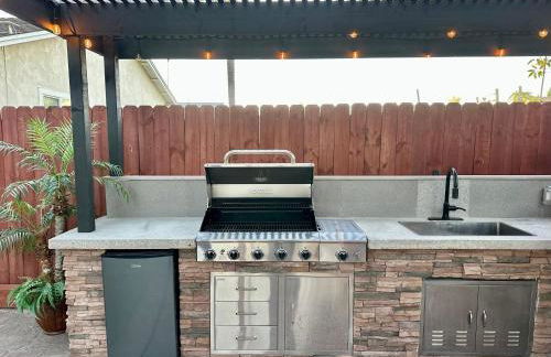 2 Masters, Newly renovated with new furnishings - 4BR 3BA - Photo 28