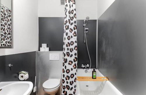 Maybach Apartments - Modern & Spacious, near Düsseldorf Messe, free Private Parking - Foto 42