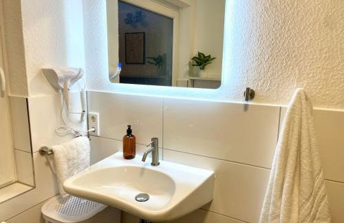 Westflügel Apartment mit Parkplatz und zentraler Lage - Foto 5