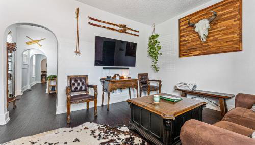 HOT TUB Firepit Pool Table Patio Cozy Downtown Denver - Foto 3