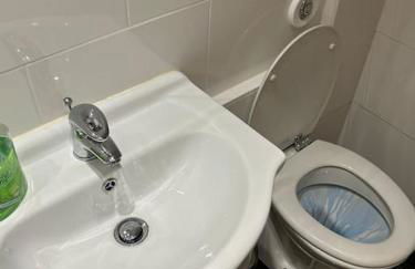 Cosy Studio Cabin with Optional Hot Tub Lilliput near Sandbanks beach - Photo 17