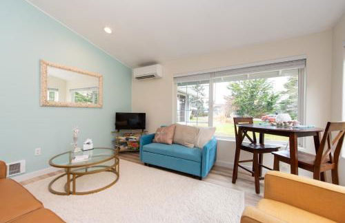 Sequim Escape with Gas Grill and Deck, Walk to Beach! - Foto 12